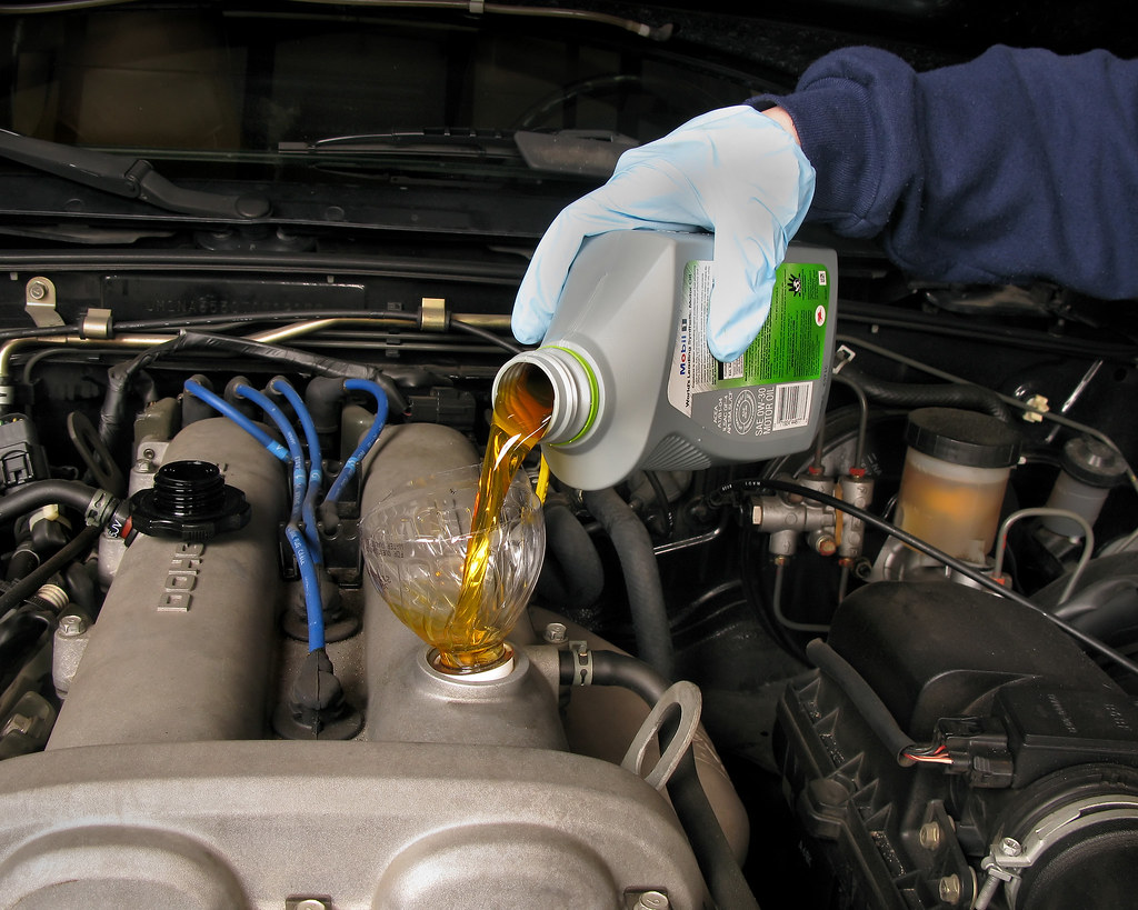 an image of Toronto truck oil change